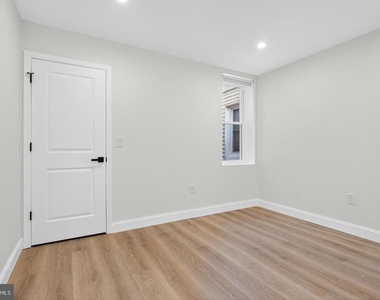 5925 Woodcrest Avenue - Photo Thumbnail 23