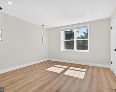 5925 Woodcrest Avenue - Photo Thumbnail 22