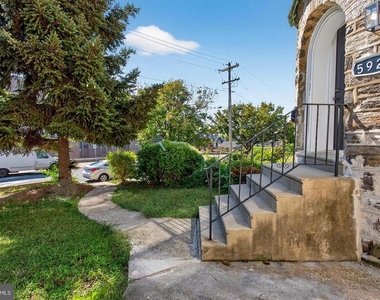 5925 Woodcrest Avenue - Photo Thumbnail 2