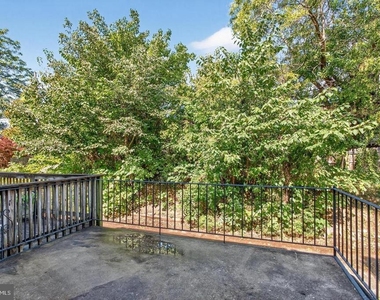 5925 Woodcrest Avenue - Photo Thumbnail 26