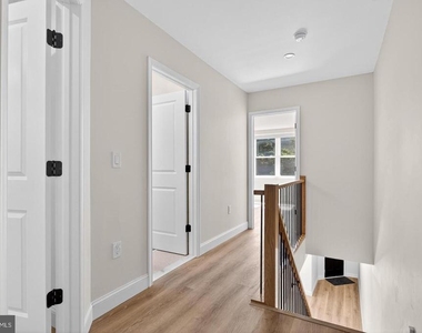 5925 Woodcrest Avenue - Photo Thumbnail 14