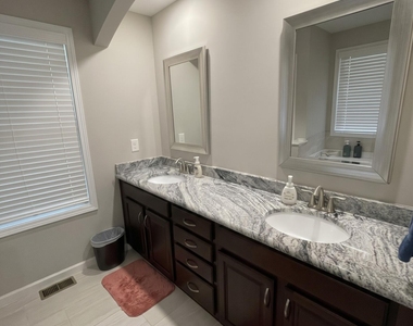 1101 Artis Town Lane - Photo Thumbnail 10