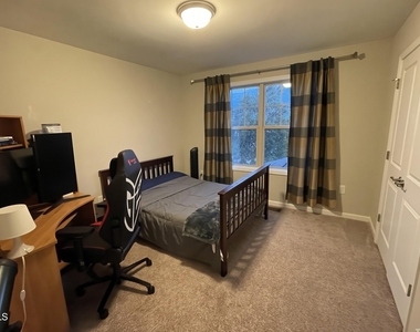 1101 Artis Town Lane - Photo Thumbnail 8