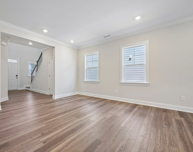 132 Fablewood Trail - Photo Thumbnail 8