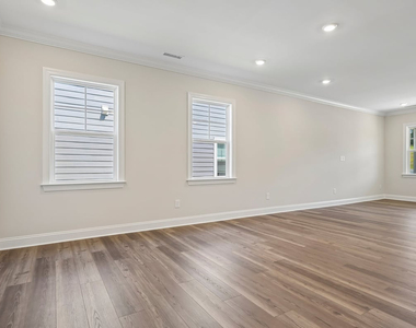 132 Fablewood Trail - Photo Thumbnail 7