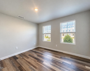 417 Carolina Springs Boulevard - Photo Thumbnail 3