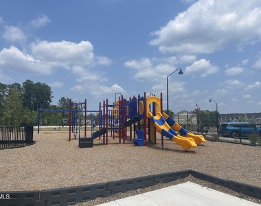 417 Carolina Springs Boulevard - Photo Thumbnail 34