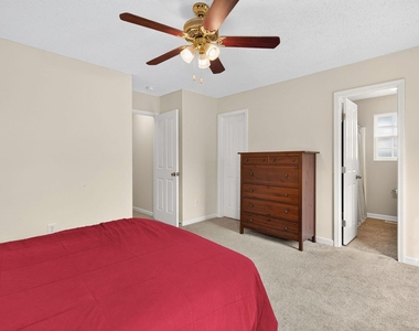 211 Courtland Drive - Photo Thumbnail 17