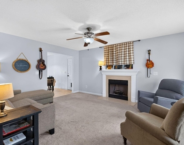211 Courtland Drive - Photo Thumbnail 5