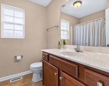 211 Courtland Drive - Photo Thumbnail 18