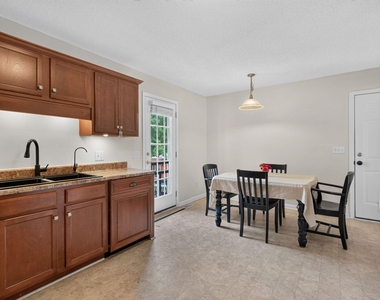 211 Courtland Drive - Photo Thumbnail 10