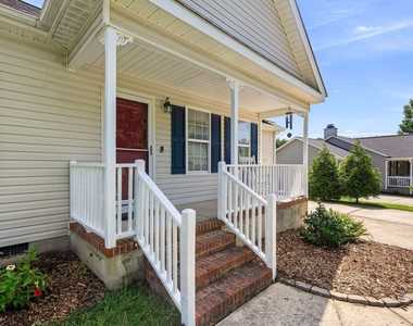 211 Courtland Drive - Photo Thumbnail 2