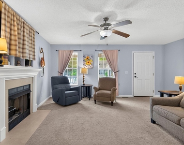 211 Courtland Drive - Photo Thumbnail 7