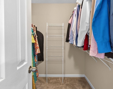 211 Courtland Drive - Photo Thumbnail 20