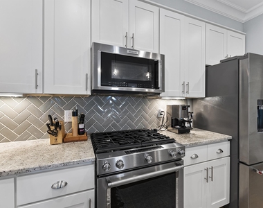 8112 Tuxford Drive - Photo Thumbnail 9