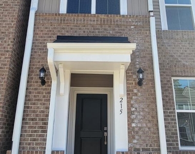 215 Chesapeake Cmns Street - Photo Thumbnail 3