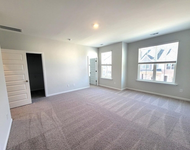 215 Chesapeake Cmns Street - Photo Thumbnail 18