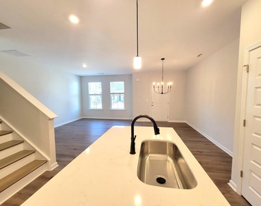 215 Chesapeake Cmns Street - Photo Thumbnail 12