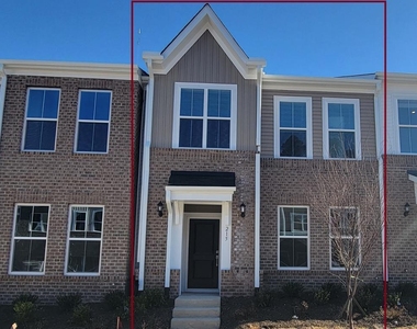 215 Chesapeake Cmns Street - Photo Thumbnail 2