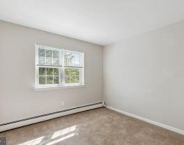 350 N York Road - Photo Thumbnail 8