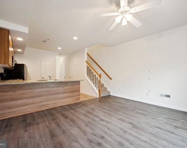 350 N York Road - Photo Thumbnail 4