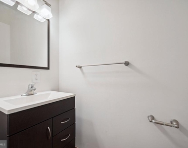 350 N York Road - Photo Thumbnail 7