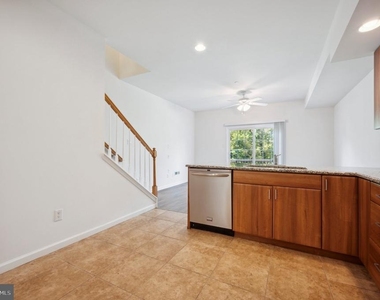 350 N York Road - Photo Thumbnail 2