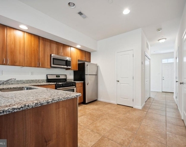 350 N York Road - Photo Thumbnail 3