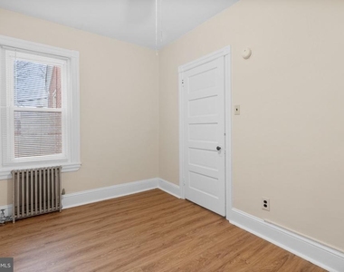 206 E Elm Street - Photo Thumbnail 20