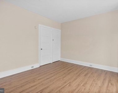 206 E Elm Street - Photo Thumbnail 17