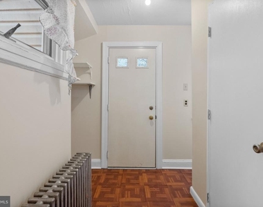 206 E Elm Street - Photo Thumbnail 9