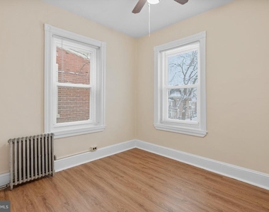 206 E Elm Street - Photo Thumbnail 19