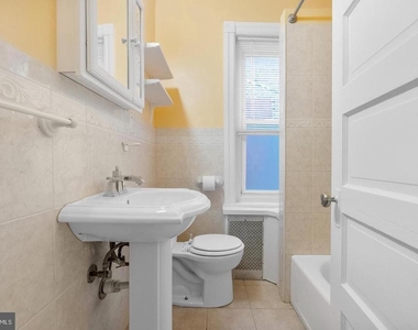 206 E Elm Street - Photo Thumbnail 16