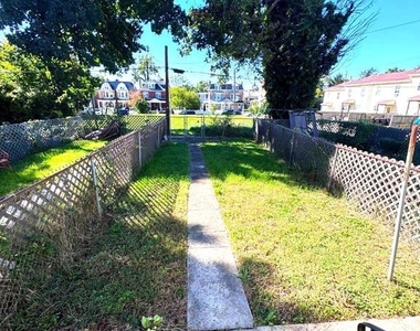 206 E Elm Street - Photo Thumbnail 10