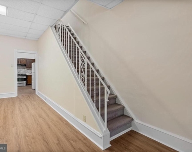 206 E Elm Street - Photo Thumbnail 14