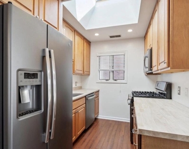 212 Maple Street - Photo Thumbnail 5