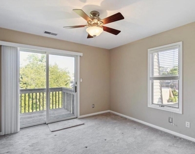 212 Maple Street - Photo Thumbnail 10