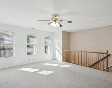 212 Maple Street - Photo Thumbnail 2