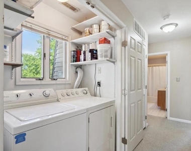 212 Maple Street - Photo Thumbnail 7