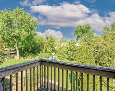212 Maple Street - Photo Thumbnail 11