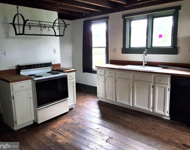 206 Wolfrock Road - Photo Thumbnail 5