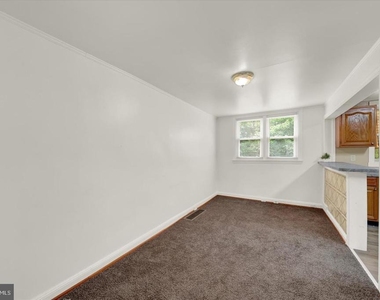 142 W 21st Street - Photo Thumbnail 6