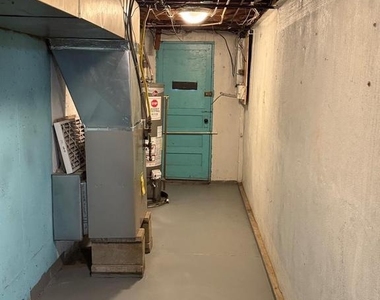 142 W 21st Street - Photo Thumbnail 18