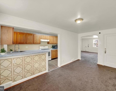 142 W 21st Street - Photo Thumbnail 7