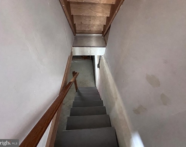 245 Lexington Avenue - Photo Thumbnail 3
