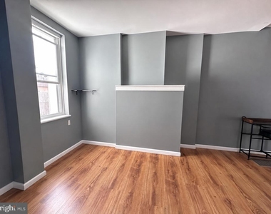 245 Lexington Avenue - Photo Thumbnail 1