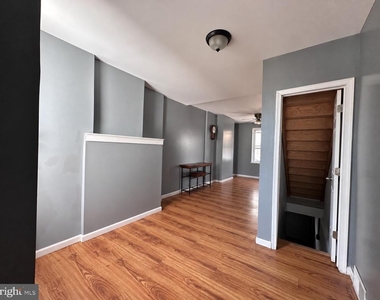 245 Lexington Avenue - Photo Thumbnail 2