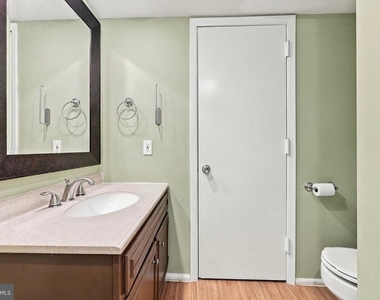150 W Kenilworth Circle W - Photo Thumbnail 5