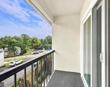 150 W Kenilworth Circle W - Photo Thumbnail 10