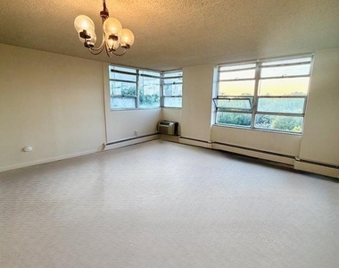 1030 E Lancaster Avenue - Photo Thumbnail 5